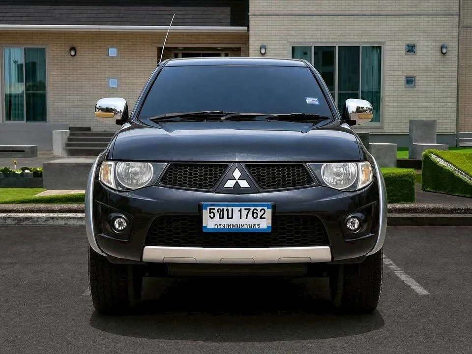 2011 Mitsubishi Triton IV 2