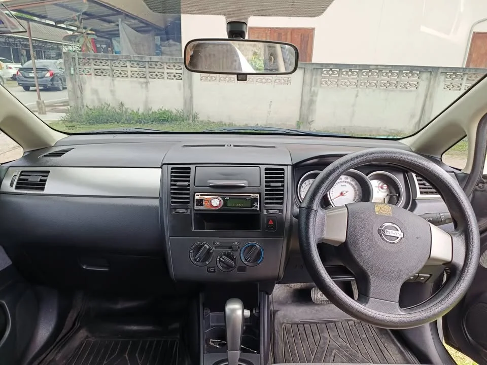 2010 Nissan Tiida I (C11) 3