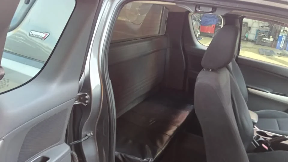 2013 Mazda BT-Series II 3