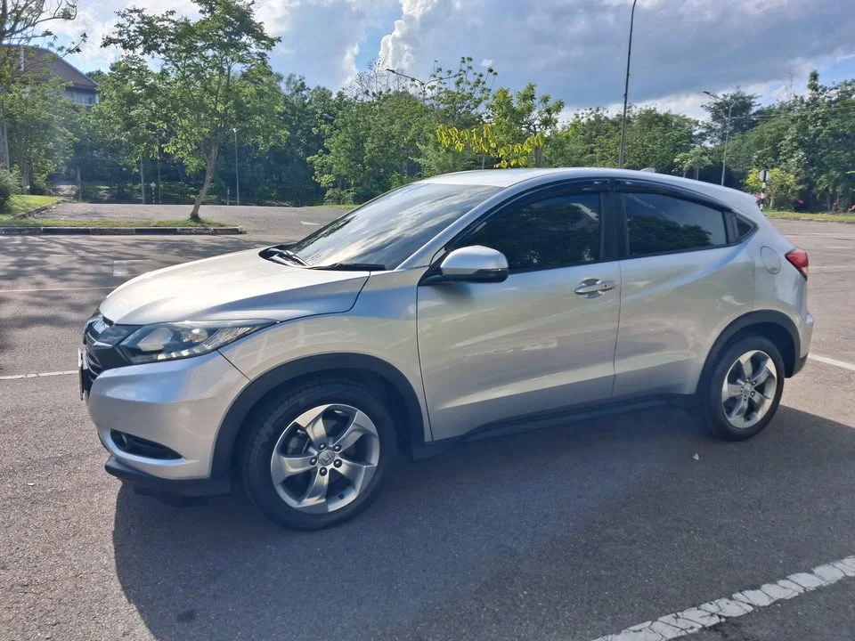 2015 Honda HR-V II 2