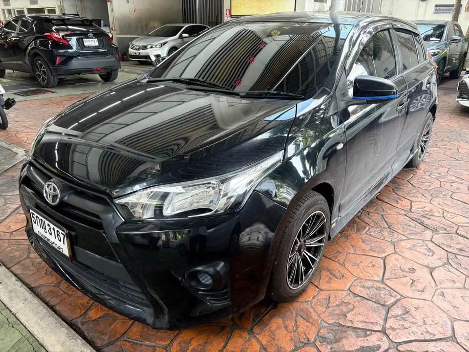 2015 Toyota Yaris III 2