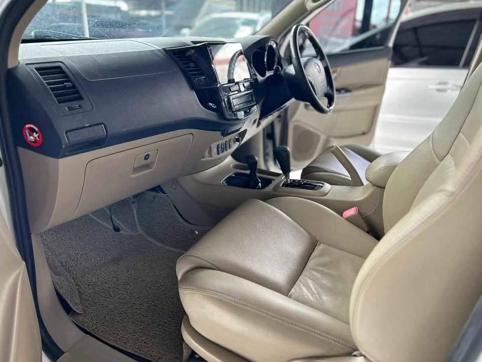 2010 Toyota Fortuner I 2