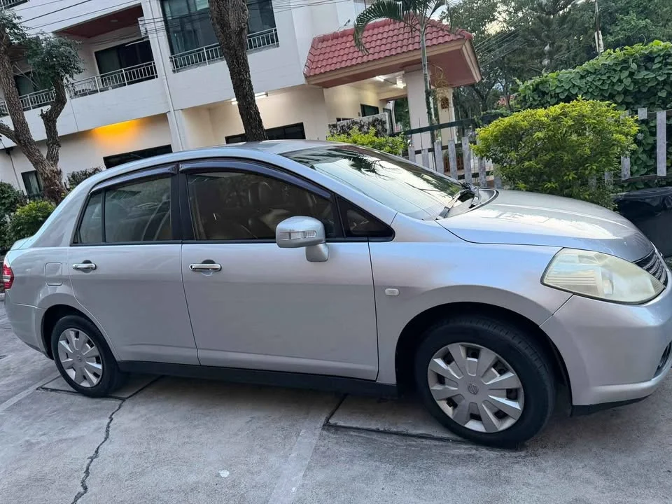 2008 Nissan Tiida I (C11) 3