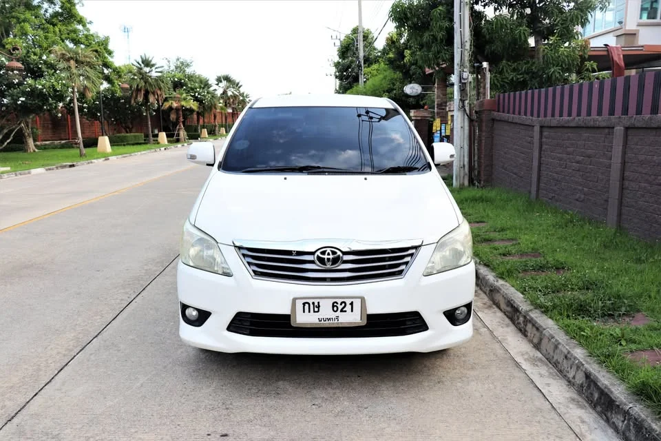 2013 Toyota Innova I 2