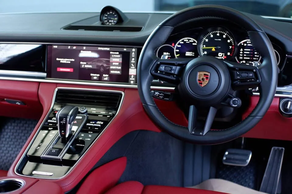 2022 Porsche Panamera II 3