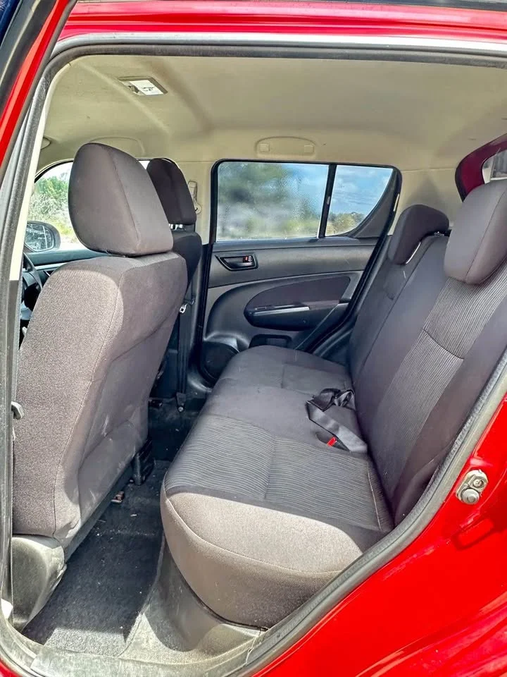 2012 Suzuki Swift II 2