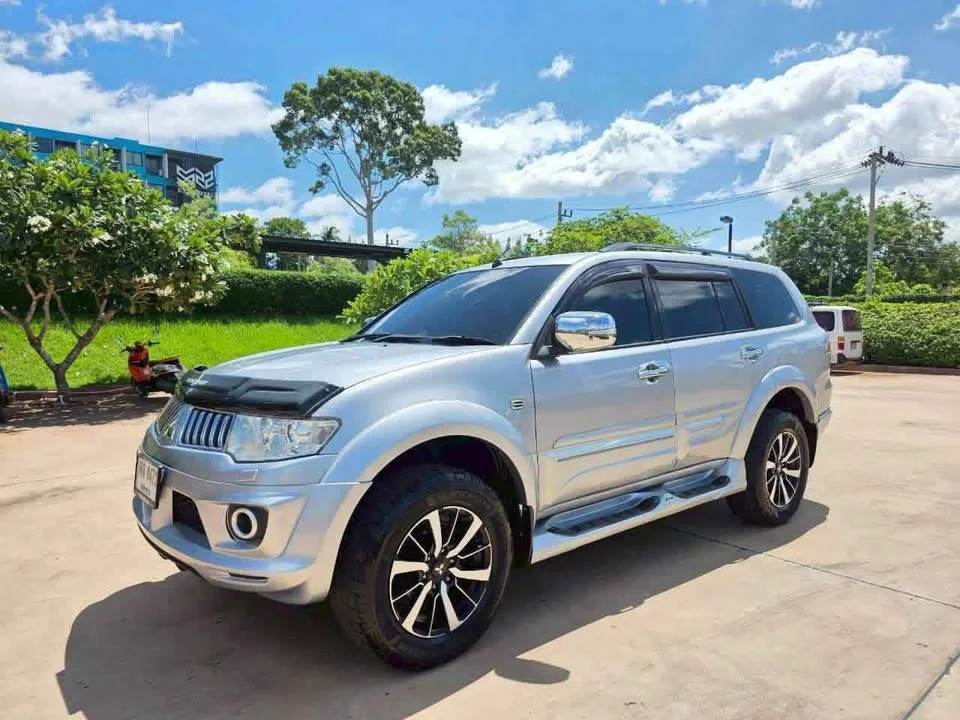 2012 Mitsubishi Pajero Sport II 2