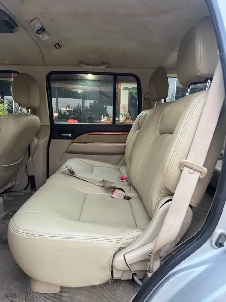 2011 Ford Everest I 3