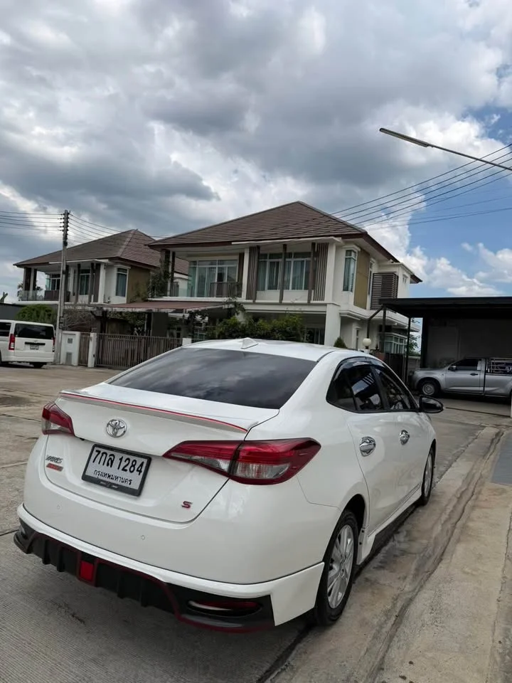 2018 Toyota Yaris ATIV III 2