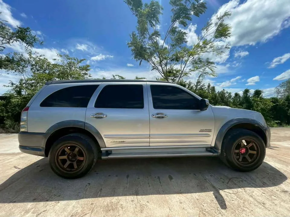 2006 Isuzu MU-7 2