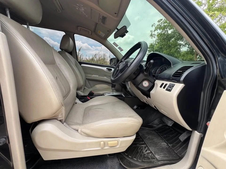 2011 Mitsubishi Pajero Sport II 2