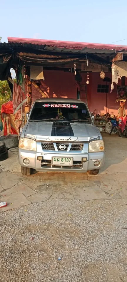 1998 Nissan Frontier I 2