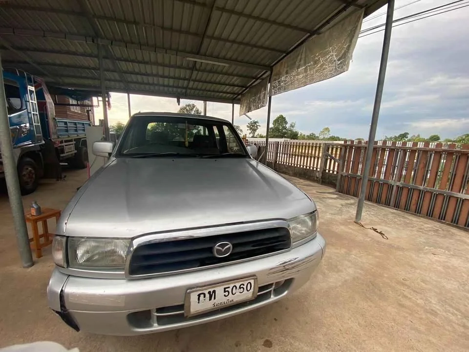 2000 Mazda 2500 Fighter V 3