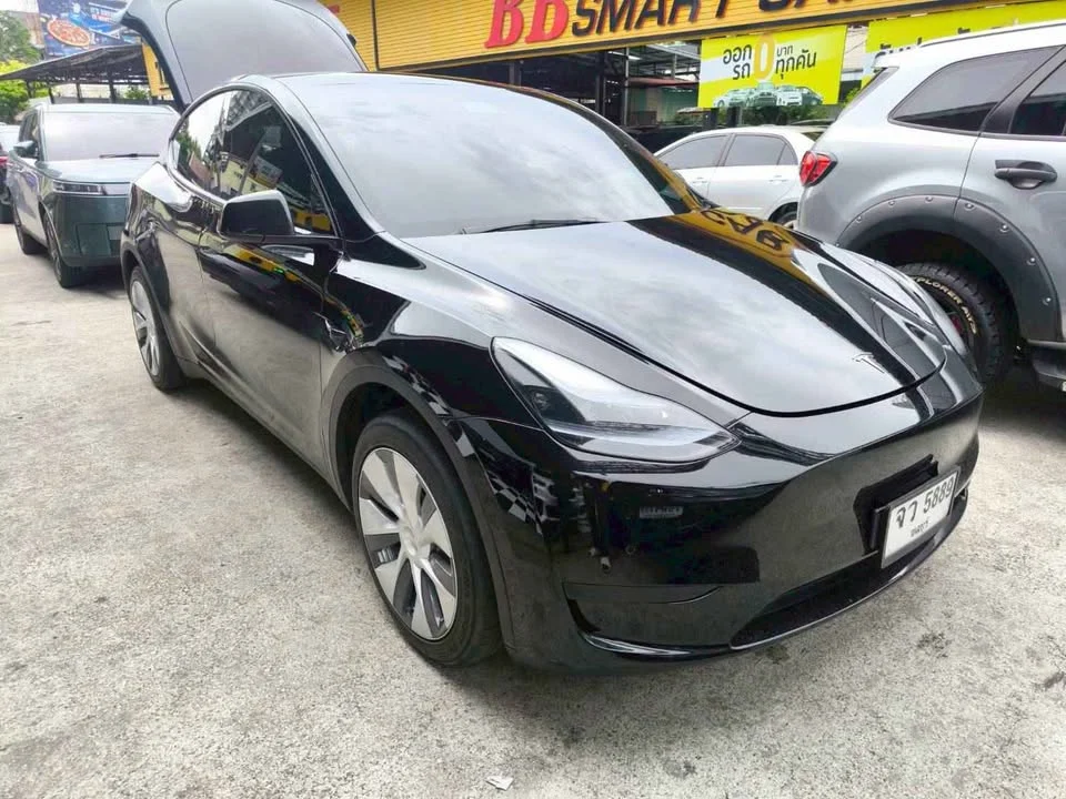 2023 Tesla Model Y 3