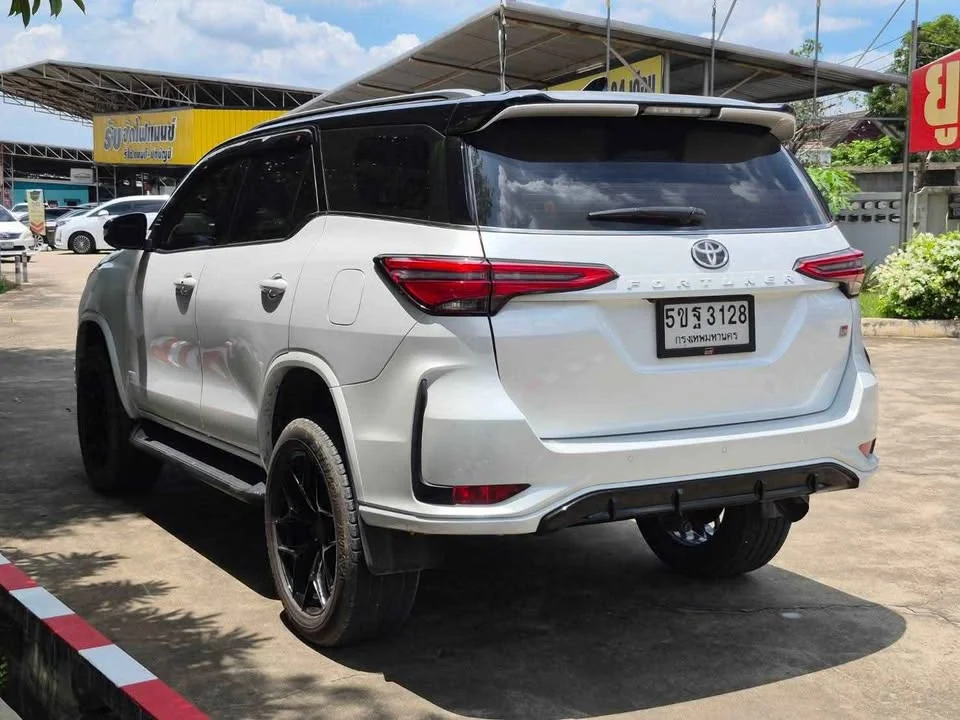 2024 Toyota Fortuner II 3
