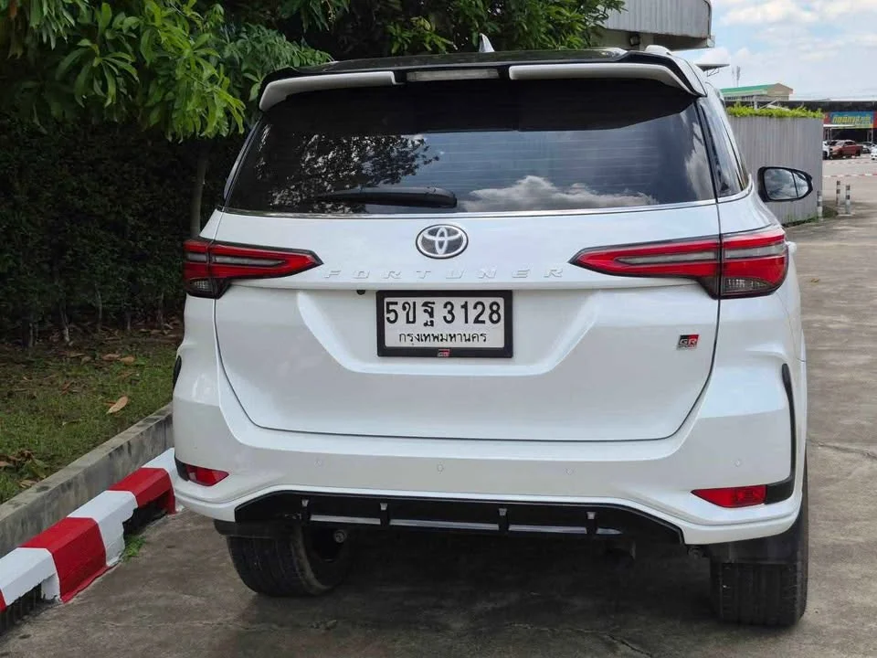 2024 Toyota Fortuner II 2