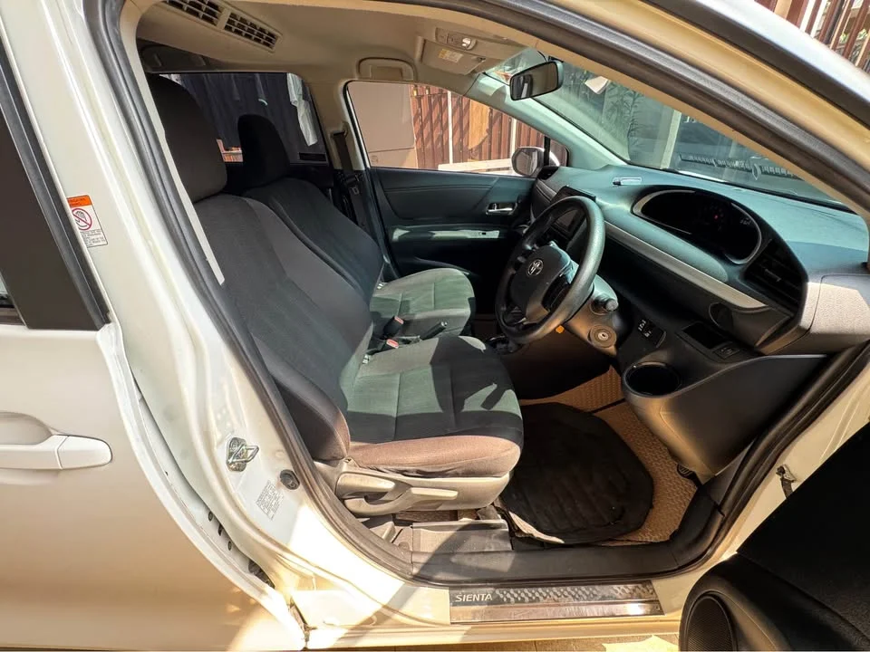 2019 Toyota Sienta II 2