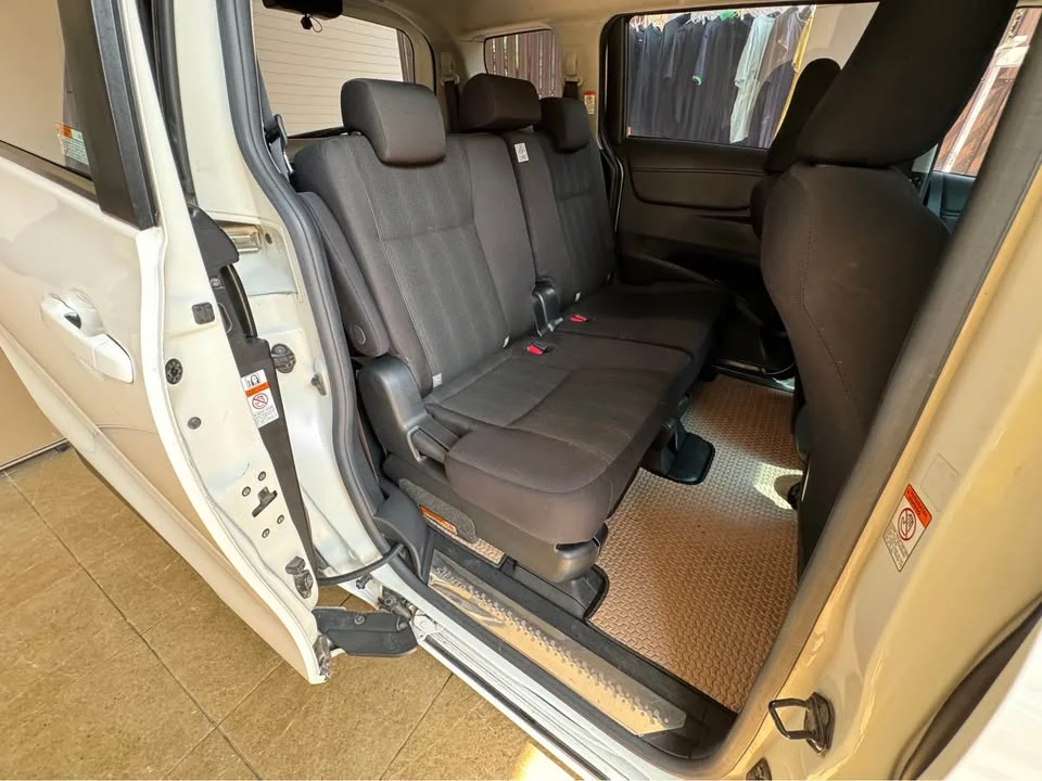 2019 Toyota Sienta II 3