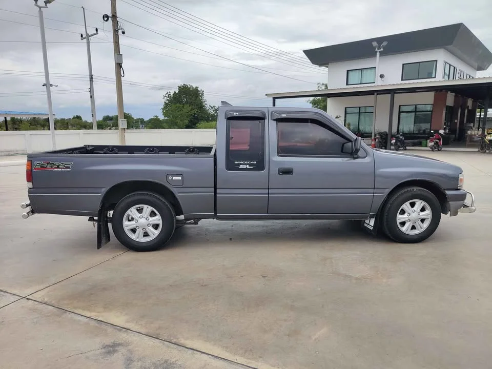 1995 Isuzu TFR III 3