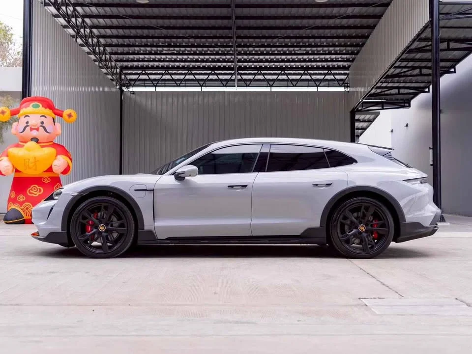 2022 Porsche Taycan 9J1 2