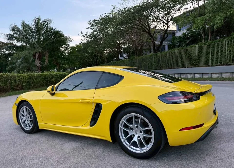 2017 Porsche 718 Boxster and Cayman IV 3