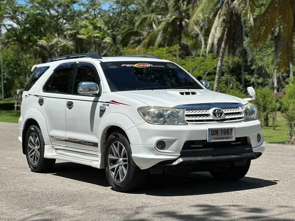 2008 Toyota Fortuner I 3