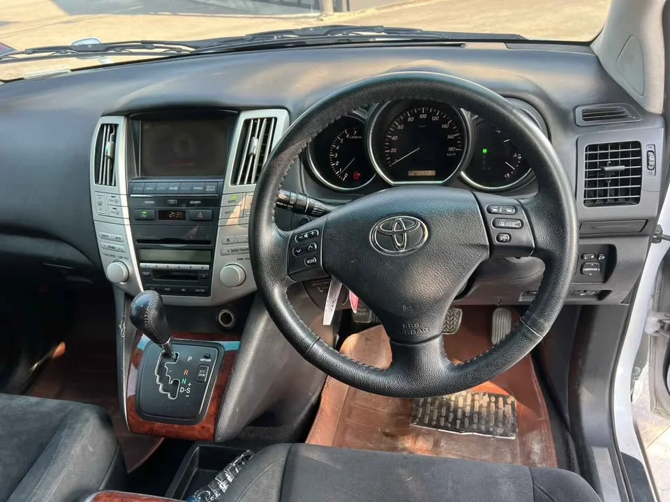 2006 Toyota Harrier II 2