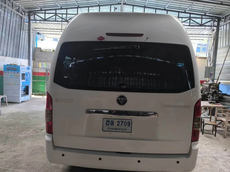 2012 Toyota Commuter V (H200) 2
