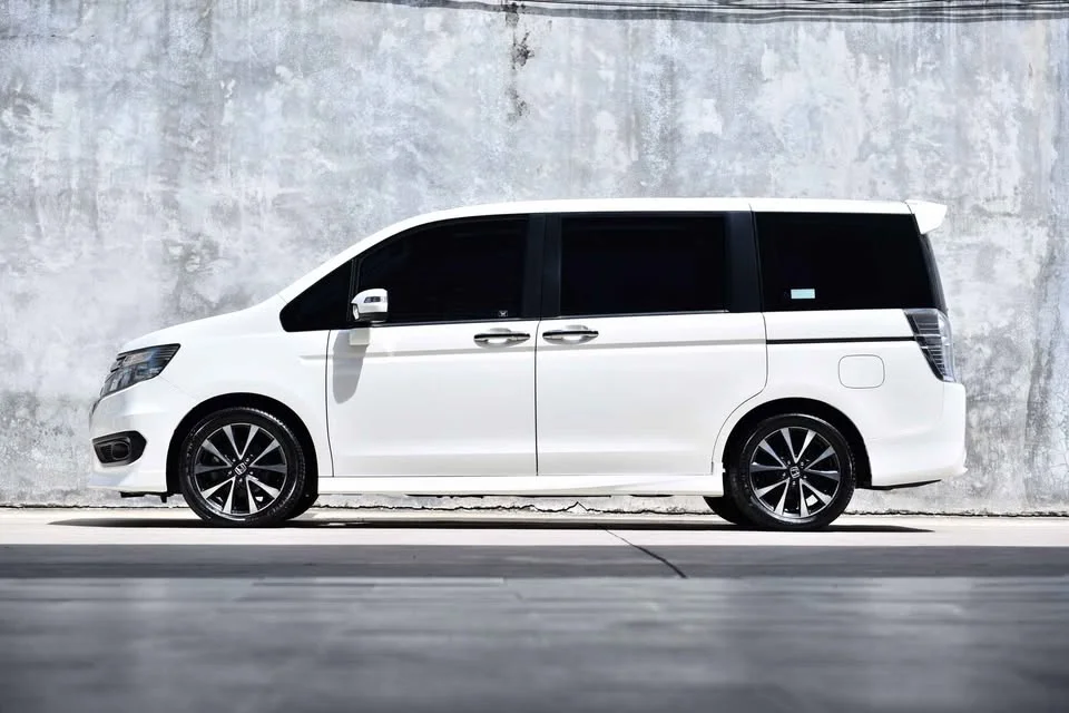 2015 Honda Stepwgn IV 2