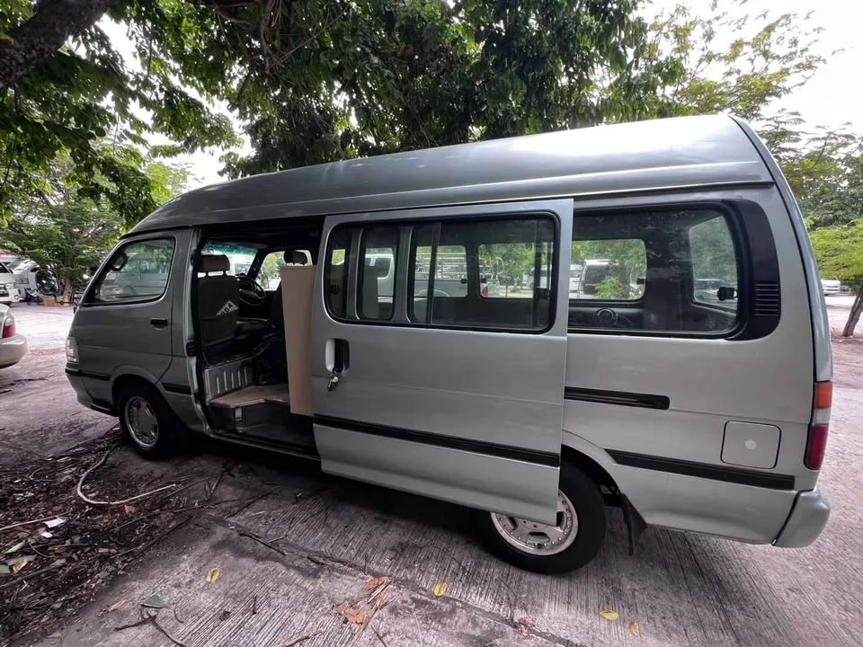2000 Toyota Commuter IV (H100) 2