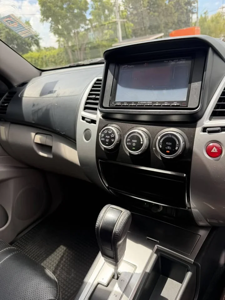 2012 Mitsubishi Pajero Sport II 2