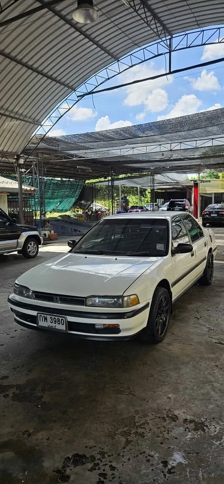 1990 Honda Accord IV 3