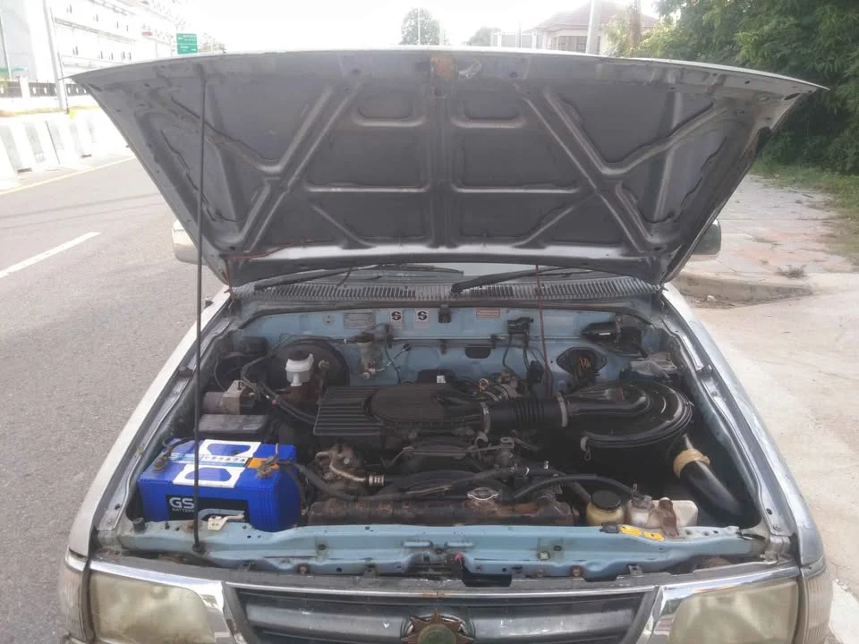 2001 Toyota Hilux Tiger VI 3