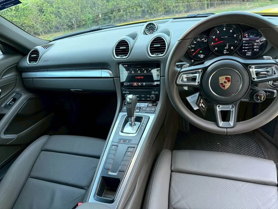 2017 Porsche 718 Boxster and Cayman IV 2