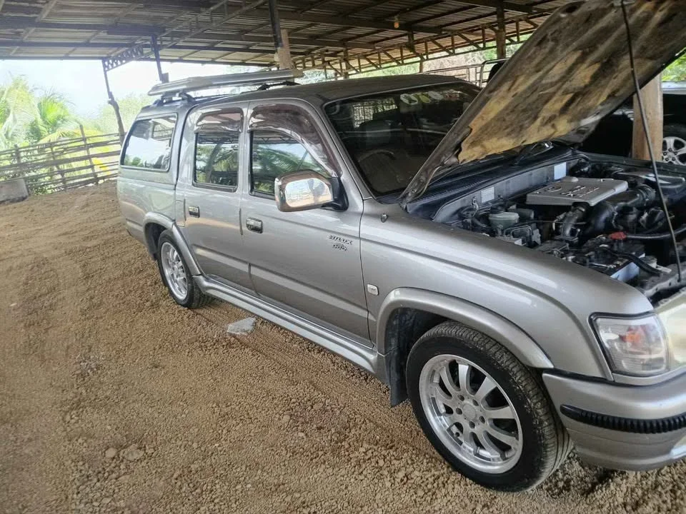 2003 Toyota Hilux Tiger VI 3