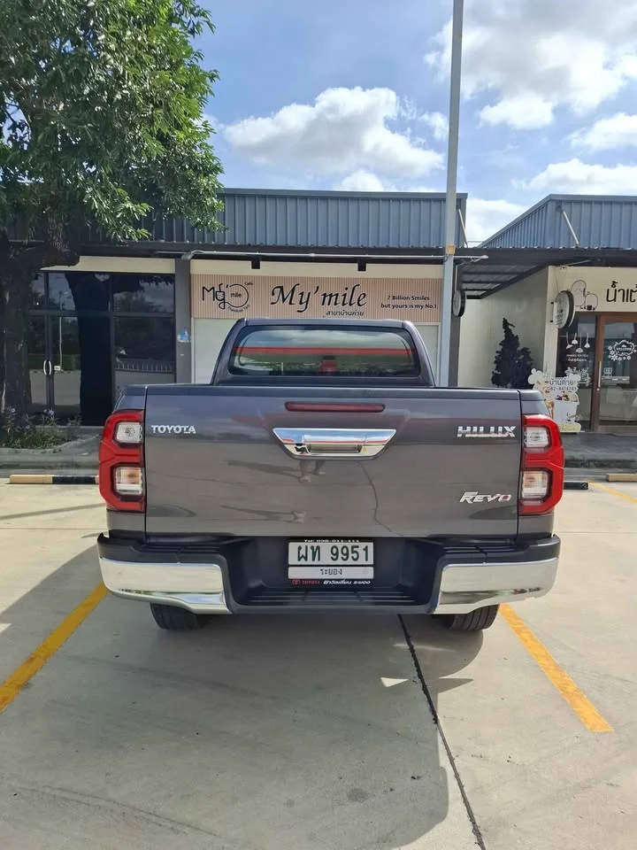 2021 Toyota Hilux VIII 2