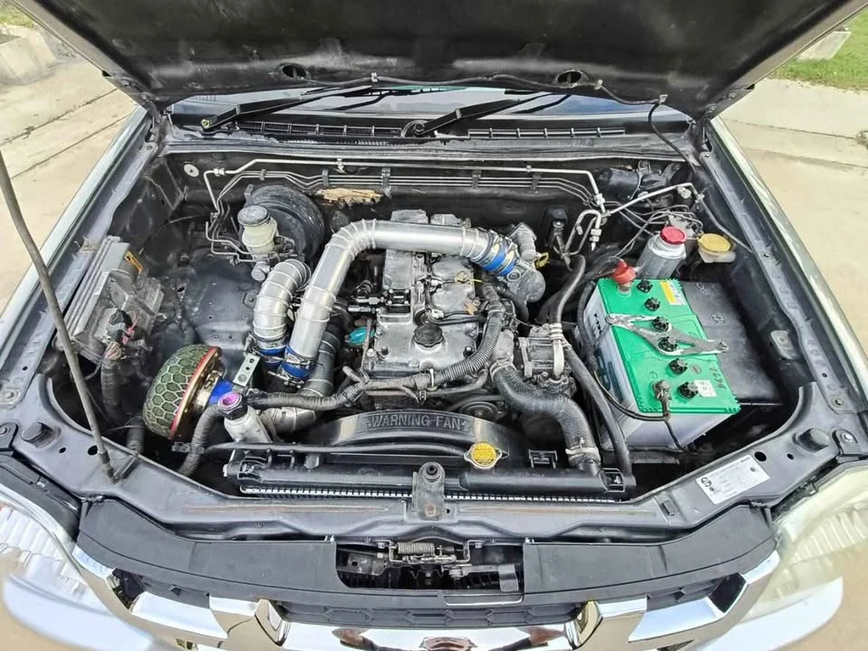 2004 Isuzu MU-7 3