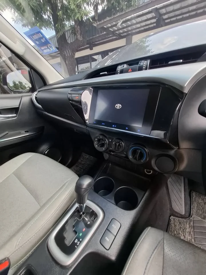 2022 Toyota Hilux VIII 3