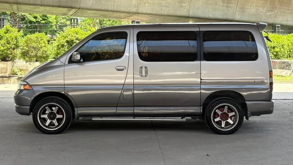 1996 Toyota Granvia H100 3