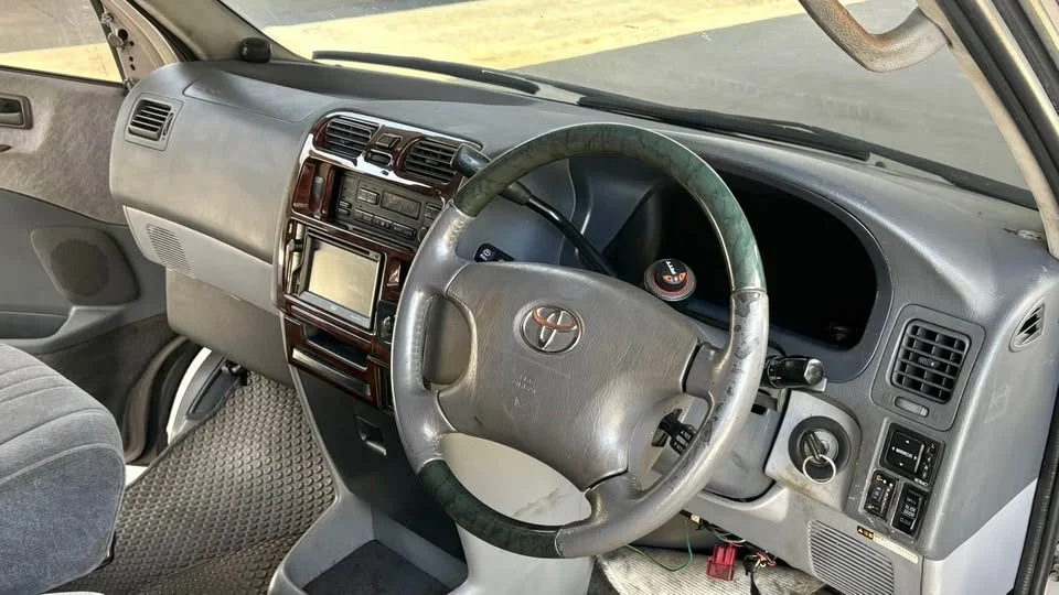 1996 Toyota Granvia H100 2