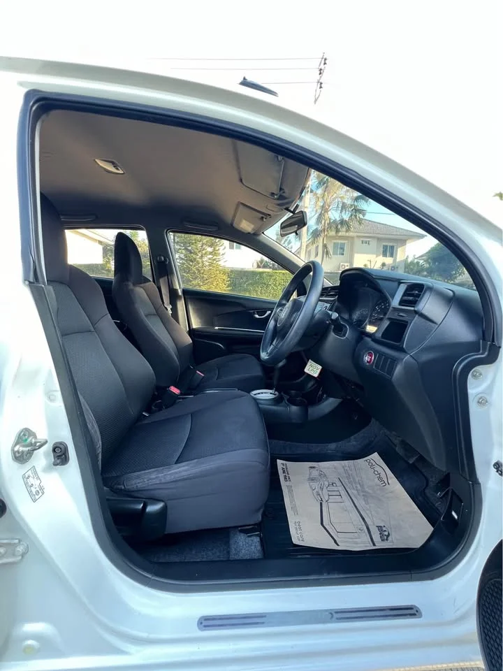 2016 Honda Brio Amaze I 3