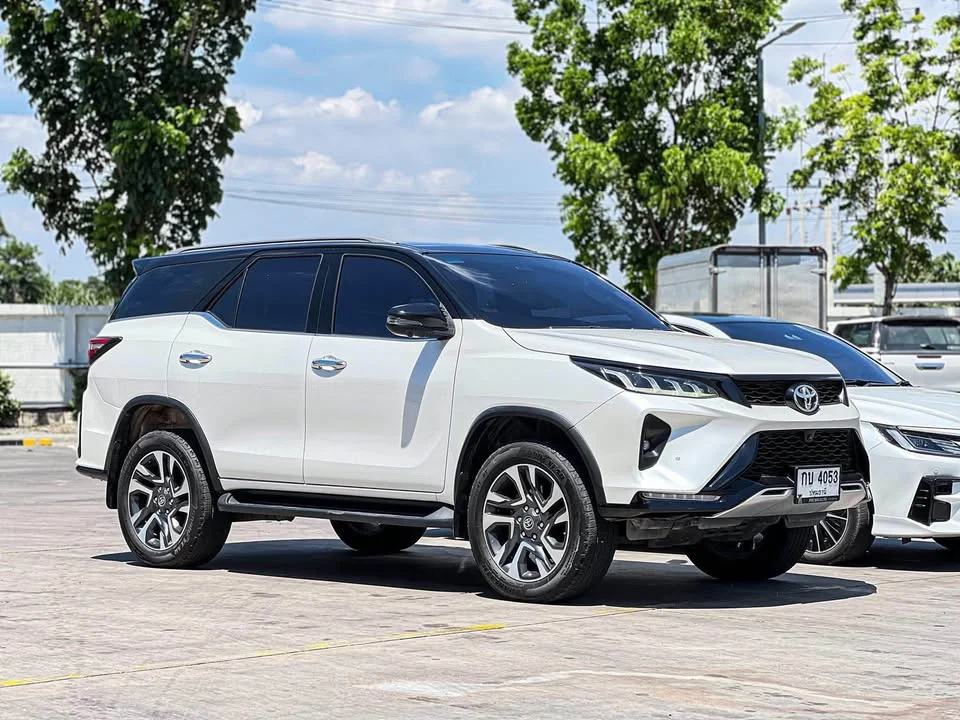2022 Toyota Fortuner II 2