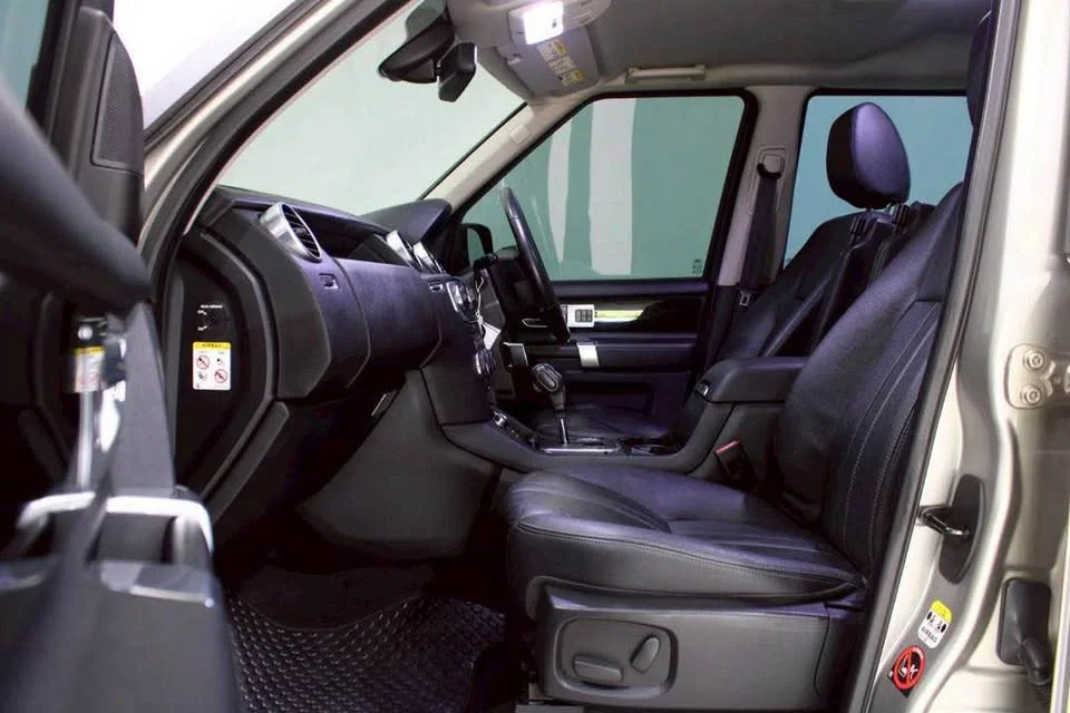 2010 Land Rover Discovery II 4 3