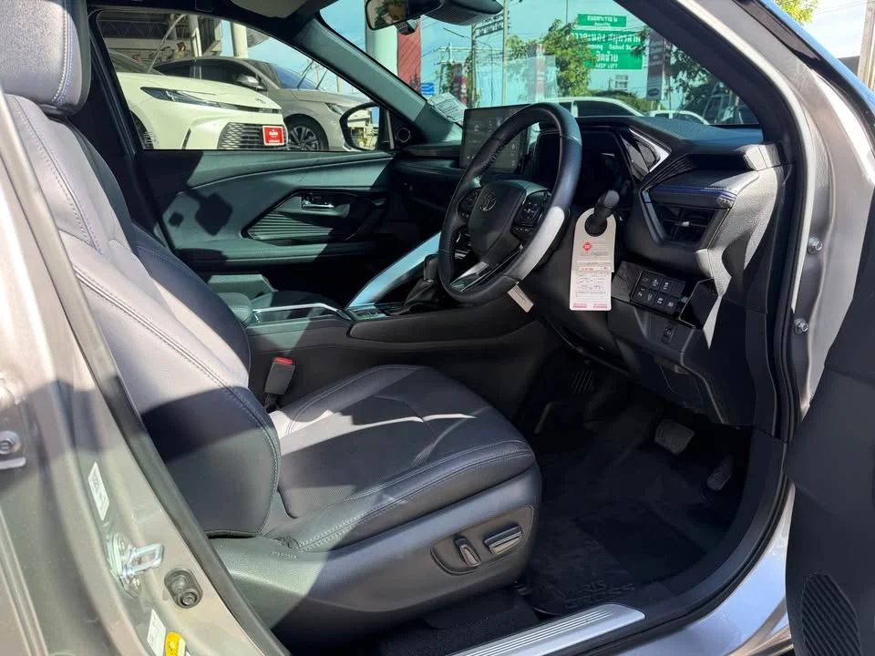 2024 Toyota Yaris Cross AC200 3