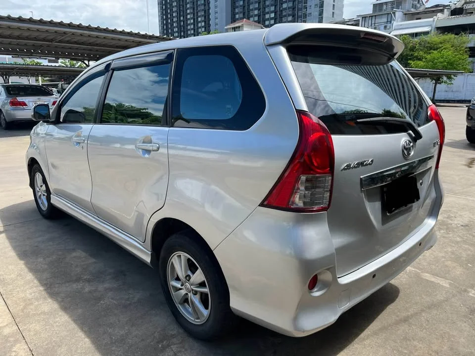 2011 Toyota Avanza II 3