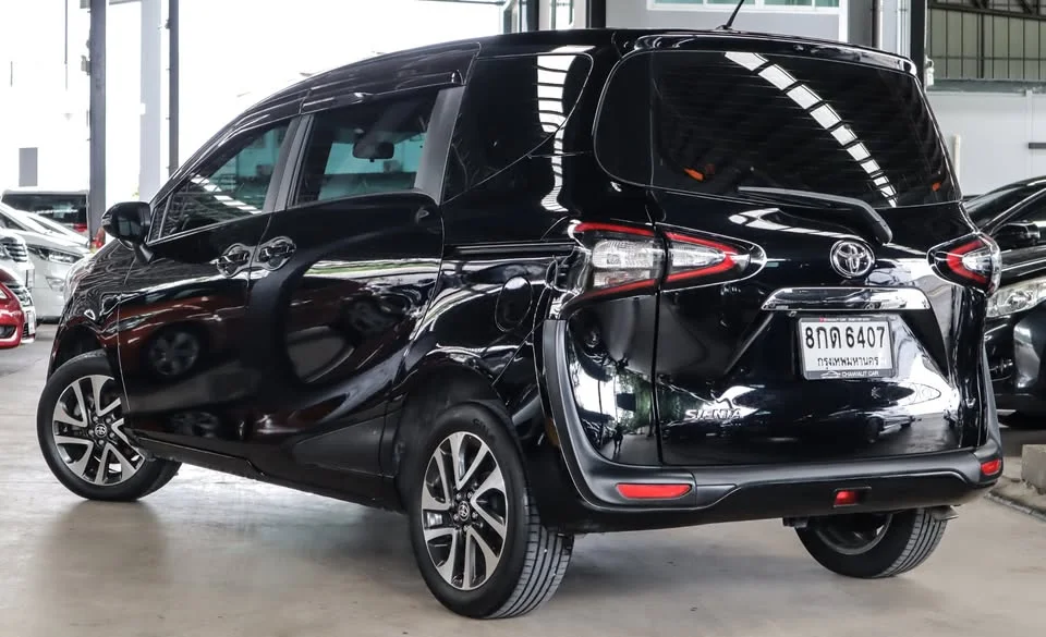 2019 Toyota Sienta II 2