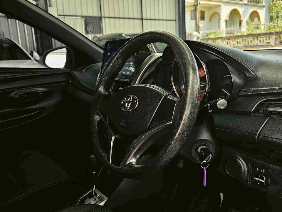 2015 Toyota Yaris III 3