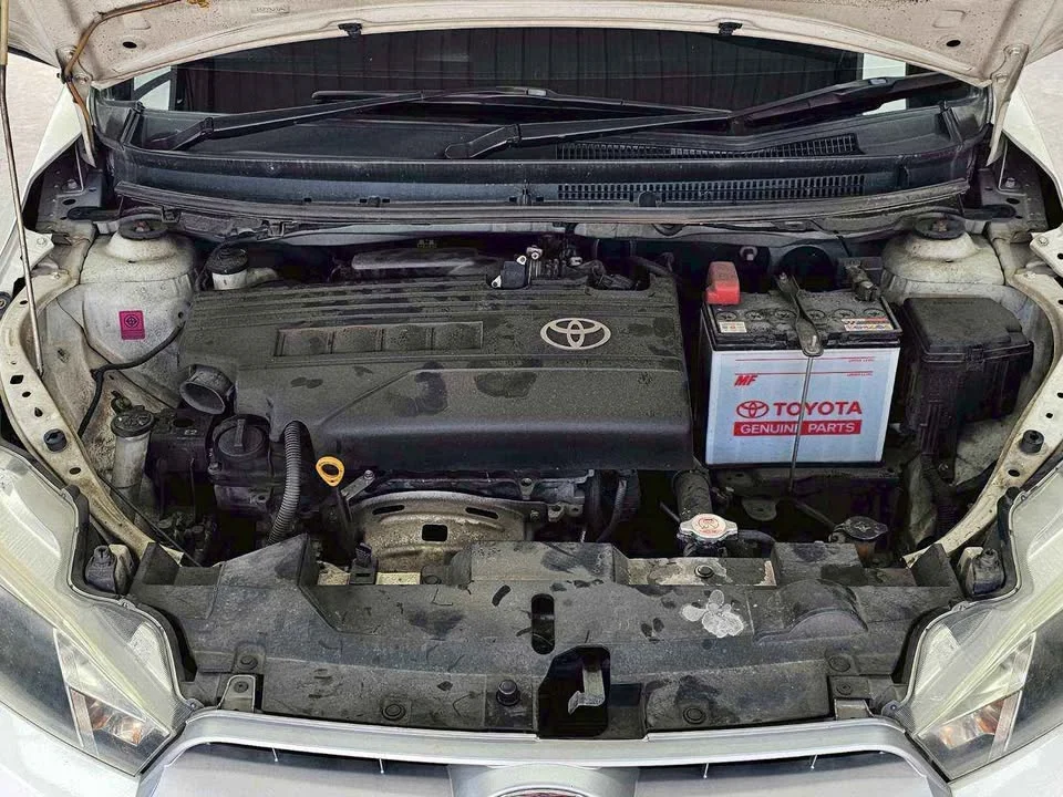 2015 Toyota Yaris III 2