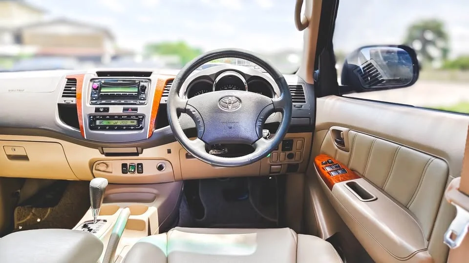 2011 Toyota Fortuner I 2