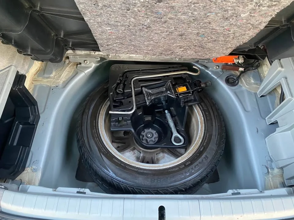 2012 Toyota Prius III 2